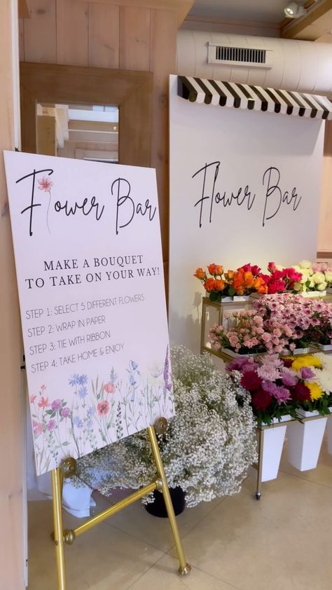 Flawless Functions | 🌸The Flower Bar 🌸 A memorable interactive activity for your guests that doubles as a stunning favor they can take home! Simple perfect … | Instagram Floral Party Favor Ideas, Flower Bar Instruction Sign, Prosecco Bridal Shower Favor, Flower Bar Sign Instructions, Make And Take Flower Bar, Floral Vendor Booth Ideas, Flower Bar At Wedding, Flower Garden Bridal Shower Ideas, Bloom Bar Bridal Shower Ideas