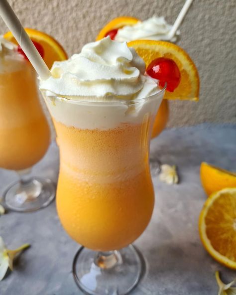 Aneesa- Food & Travel Stories on Instagram: “Orange creamsicle shake. .This is a very fun summery drink. When you hear the combination some might think it is bizarre but trust me it is…” Orange Creamsicle Aesthetic, Creamsicle Aesthetic, Orange Creamsicle Shake, Orange Milkshake, Orange Cream Soda, Creamsicle Milkshake, Creamsicle Drink, Orange Dessert, Orange Drink