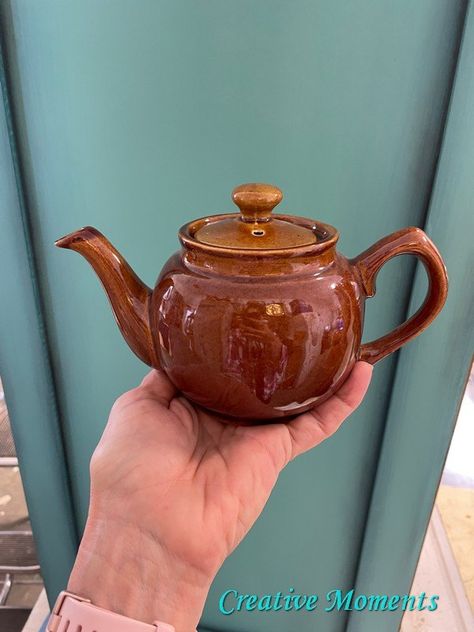 Old Tea Pots, Teapot Crafts, Milk Paint Furniture, China Pot, Refinish Furniture, Painted Teapot, Diy Furniture Decor, Donation Box, China Teapot