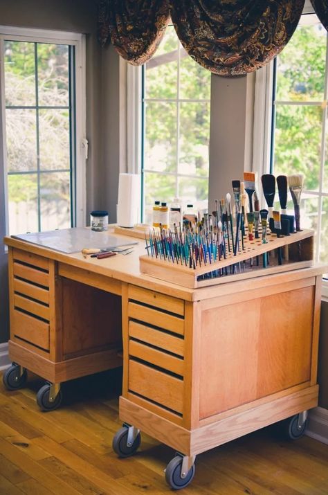 10 Cute and Creative Home Office Ideas - Wonder Forest Home Office And Art Studio Combo, Diy Artist Desk, Artists Desk Workspaces, Art Table Ideas, Art Studio Design Workspaces, Small Art Studio Space, Creative Home Office Ideas, Creative Workspace Inspiration, Atelier Interior Design