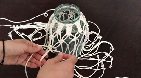 Macrame Bottle Cover, Macrame Jar Cover, Jar Macrame, French Mattress Cushion, Diy Chalkboard Sign, Macrame Designs, Diy Scrapbook Paper, Half Hitch Knot, Hanging Diy