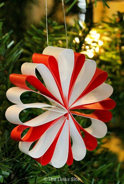 Diy Jul, Paper Christmas Decorations, Crafts Easy, Christmas D, Fabric Christmas Ornaments, Paper Christmas, Colorful Christmas Tree, Christmas Ornaments Homemade, Beautiful Paper