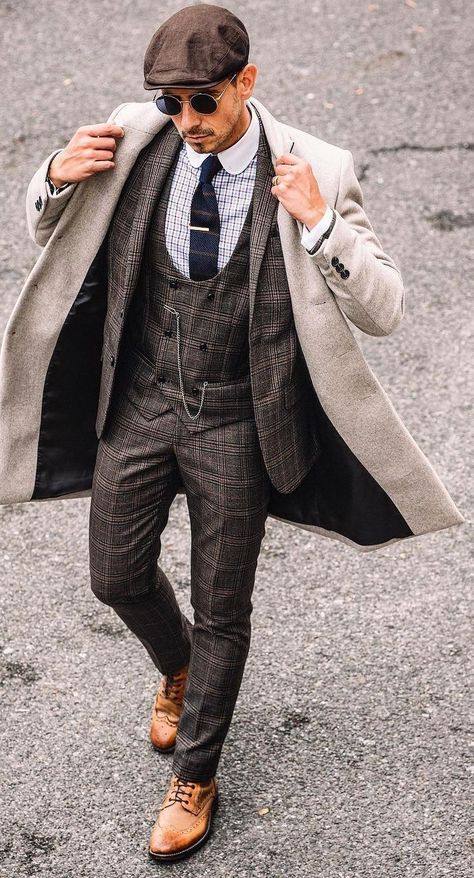 Peaky Blinders Suit Style, Peaky Blinders Suit Ideas, Wedding Suits Men Peaky Blinders, Peaky Blinders Style Man, Peaky Blinder Wedding Suit, Peaky Blinders Suits Mens Fashion, Modern Peaky Blinders Style, Peaky Blinders Wedding Dress, Peaky Blinders Wedding Suits