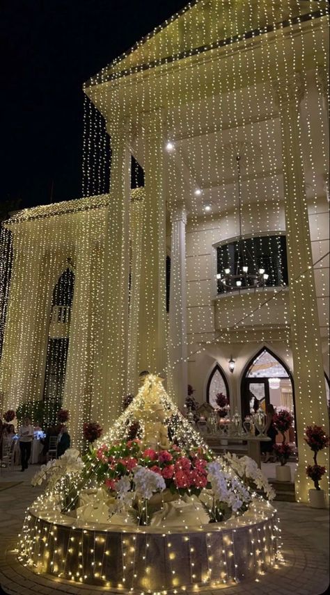 Wedding House Lighting Indian, Bangladeshi Wedding Decoration, Outdoor Desi Wedding, Pakistani Shaadi Aesthetic, Brown Wedding Aesthetic, Wedding Ideas Pakistani, Pakistani Wedding Aesthetic, Pakistani Wedding Ideas, Pakistani Wedding Decoration