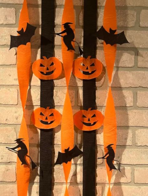 Halloween Decoration Ideas For School, Halloween Ideas Decorations Outdoor, Halloween Celebration Ideas, Toddler Halloween Party Decorations, Office Halloween Decorations Theme, Halloween School Hallway Decorations, Halloween Decor Simple, Halloween Streamer Ideas, Halloween Kids Decorations