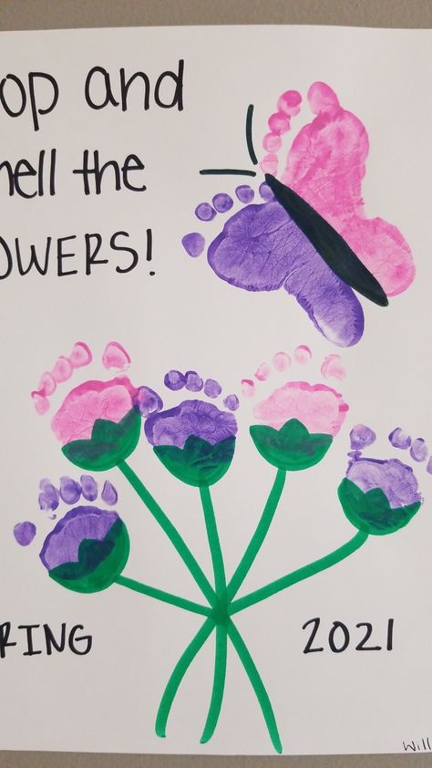 Mothersday Craft, Baby Footprint Crafts, Baby Art Crafts, Spring Crafts Preschool, Origami Paper Flowers, Nursery Crafts, April Crafts, Spring Art Projects, Baby Art Projects