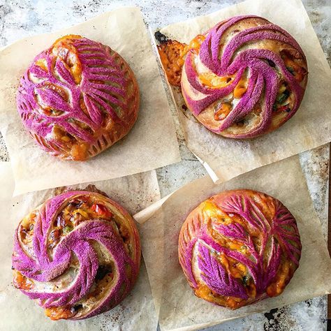 110k People Are Following This Baker Who Creates Intricate Designs Out Of Homemade Bread | Bored Panda Purple Bread, Filled Buns, Food Comfort, Fall Party Food, Carolina Do Norte, Easy Baby Food Recipes, Purple Potatoes, Artisan Bread Recipes, Bread Art