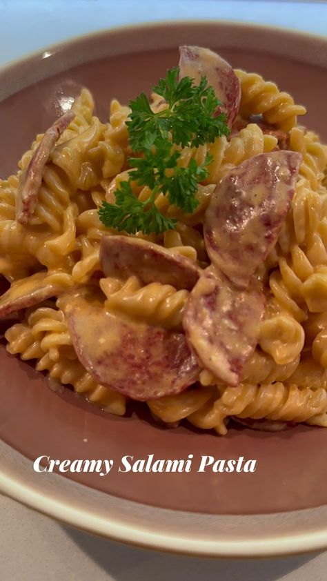 Creamy Salami Pasta Recipe https://resepmamiku.com/en/creamy-salami-pasta-katz__kitchen Pasta With Salami Recipe, Salami Pasta Recipes, Recipes With Salami, Pasta With Salami, Crystal Recipes, Salami Pasta, Salami Recipes, Scallop Pasta, Cajun Pasta