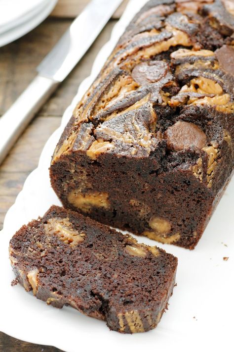 Peanut Butter Chocolate Bread, Chocolate Chocolate Chip Bread Loaf, Butter Loaf Cake, Peanut Butter Loaf, Brownie Coconut, Peanut Butter Cake Recipe, Peanut Butter Chocolate Cake, Butter Chocolate Cake, Chocolate Marble Cake