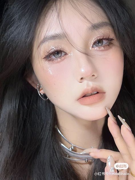 Makeup Nude, Natural Glam Makeup, Classy Makeup, Sparkly Makeup, Douyin Makeup, Soft Makeup Looks, Subtle Makeup, Makeup Face Charts, Korean Eye Makeup