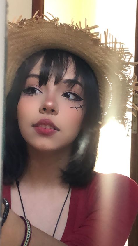 Luffy Women Cosplay, Luffy Makeup Look, One Piece Inspired Makeup, One Piece Makeup Look, Luffy Costume Girl, Luffy Girl Cosplay, Luffy Cosplay Female, One Piece Inspired Outfits, Cosplay Luffy