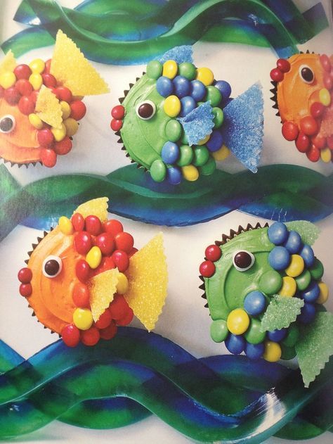 Fish cupcakes | Birthday Party Ideas | Pinterest Fish Cupcakes, Fishing Cupcakes, Cupcake Birthday Party, Cupcakes Birthday, Fishing Birthday Party, Pinterest Cake, Animal Cupcakes, Fishing Birthday, Sea Birthday