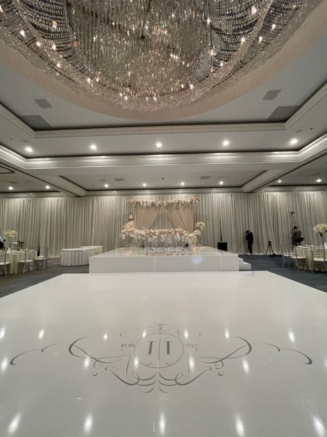 Wedding Hall Design, Kylie Jenner Icons, Wedding Halls, Dance Floor Wedding, Dream Wedding Decorations, Dance Floors, Arab Wedding, Alma Bb, Reception Details