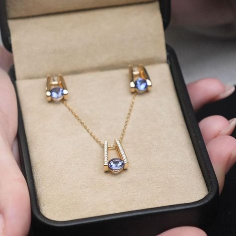 Pendal Set, Fashion Jewelry Necklaces Gold, Small Earrings Gold, Jewelry Necklace Simple, Set Video, Diamond Pendant Jewelry, Video Wedding, Small Pendants, Diamond Pendants Designs