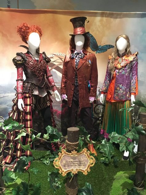 Disney's Alice Through the Looking Glass Costumes Alice Through The Looking Glass Costume, Redhead Baby, Colleen Atwood, Film Costumes, Mad Hatter Costume, Alice Costume, Alice In Wonderland Costume, Wonderland Costumes, Mouse Costume