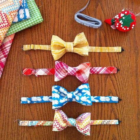 Bow Tie Tutorial, Make A Bow Tie, Boy Sewing, Trendy Sewing, Dog Ideas, Crafts For Boys, Boys Bow Ties, Diy Bow, Dog Bows