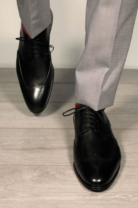 Formal Shoes For Men Black, Every Man Should Own, Gentlemens Guide, Stylish Men Wear, Mens Black Dress Shoes, Oxford Shoes Outfit, Black Oxford Shoes, Men Shoes Formal, Black Shoes Men