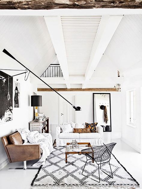 Inside Sweden’s Most Instagrammable Home Exposed Wood Beams, Interior Design Minimalist, Ideas Hogar, Nordic Interior, Exposed Wood, Design Del Prodotto, Natural Home Decor, Cool Ideas, Wood Beams