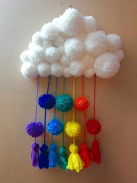 Cloud Rainbow, Rainbow Wall Decor, Diy Clouds, Rainbow Wall, Diy Wall Decor, Diy Wall, Pom Poms, Baby Mobile, Pom Pom