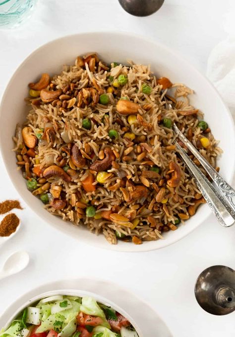 Cashew Rice Pilaf, Nut Rice Recipe, Rice With Nuts Recipes, Cashew Rice, Lebanese Rice, Brown Rice Pilaf, Cashew Recipes, Rice Recipes Vegan, Spiced Rice