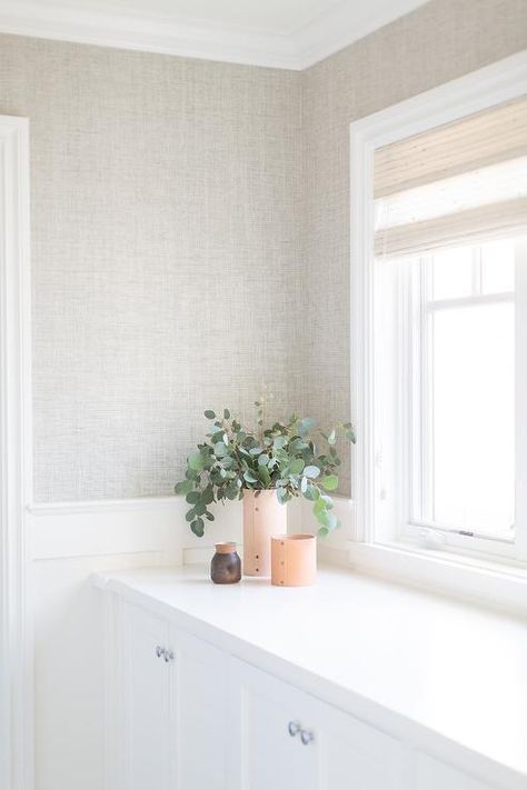 Powder Room Neutral Wallpaper, Wallpaper White Bathroom, Linen Wallpaper Bathroom, Powder Room Textured Wallpaper, Textured Wallpaper Bathroom Ideas, Grey And White Bathroom Wallpaper, Textured Wallpaper Powder Room, Textured Wallpaper Half Bath, Bathroom Neutral Wallpaper