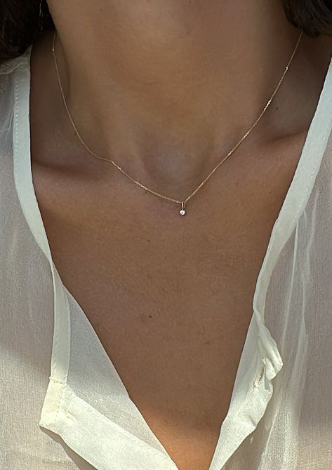 white diamond textured link necklace– CCNY Gold Teardrop Necklace, Classy Everyday Jewelry, Gold Necklace With Diamond, Simple Elegant Necklace, White Gold Diamond Necklace, Jewelry Necklace Simple, Jewelry White Gold, Custom Chain, Minimalist Necklace Gold