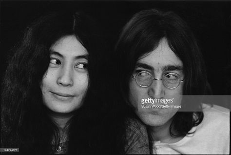 Close-up portrait of Japanese-born artist and musician Yoko Ono and British musican and artist John Lennon (1940 - 1980), December 1968. Mark David Chapman, Art Garfunkel, Couples Vintage, John Lennon Yoko Ono, John Lennon And Yoko, Julian Lennon, John Lennon Beatles, Beatles Pictures, Noam Chomsky