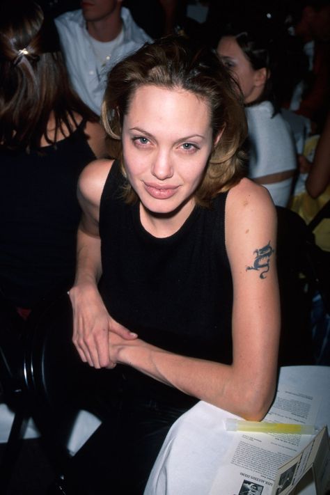 ’90s Gothic-Glamour Angelina Jolie, In 15 Pictures | British Vogue Angelina Jolie 90s, Kylie Travis, 90s Actresses, 90s Fashion Grunge, Ralph And Russo, Fashion Moments, Oscar Winners, Old Hollywood Glamour, British Vogue