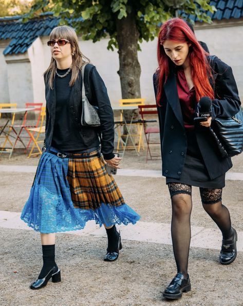 Copenhagen Fashion Week Street Style, Saks Potts, Vogue France, Campaign Fashion, Street Style Photos, Copenhagen Fashion, Spring 2025, Vogue Us, Quirky Fashion