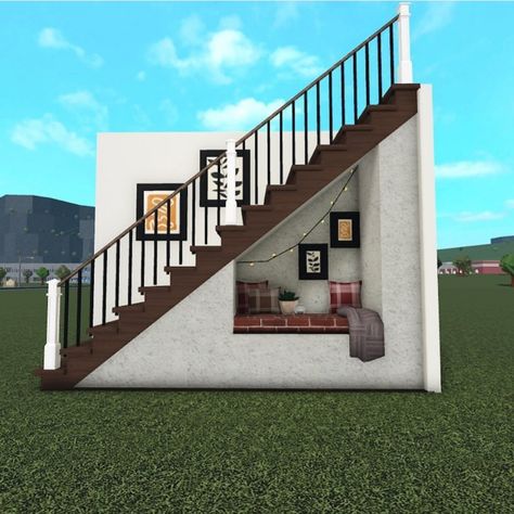 Bloxburg Staircase, Bloxburg Beach House, Blocksburg Room Ideas￼, Small House Layout, House Decorating Ideas Apartments, Simple Bedroom Design, Tiny House Layout, City Layout, Diy House Plans