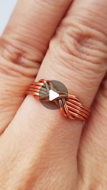 Wire Infinity Ring Diy, Diy Copper Wire Ring, Jewelry Wire Crafts, Adjustable Wire Ring, Make Jewelry Ideas, How To Make Rings Out Of Wire, How To Make Rings At Home, How To Make Wire Rings, Wire Ring Making