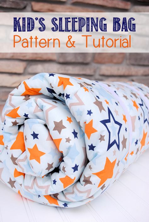 Kids Sleeping Bag Pattern and Tutorial by Crazy Little Projects Kids Sleeping Bag Pattern, Sewing Classes For Beginners, Sleeping Bag Pattern, Diy Sy, Kids Sleeping Bags, Beginner Sewing Projects Easy, Navidad Diy, Baby Sleeping Bag, Sewing Class