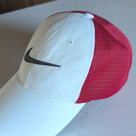 Nike Golf fitted hat with mesh back S/M Nike Golf, Fitted Hat, The Band, Fitted Hats, I Tried, Golf, Mesh, Nike, Band