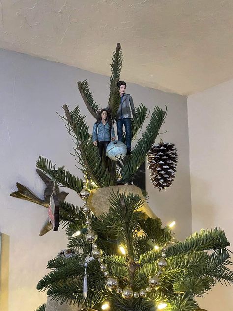 Twilight Party, Twilight Funny, Christmas Inspo, Edward Cullen, Last Christmas, Tree Topper, Christmas Is Coming, Winter Time, Tree Toppers