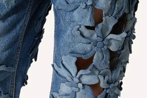 Yea or Nay: Valentino Hibiscus Embroidered Denim Pants - Tom + Lorenzo Hibiscus Embroidery, Elsa Style, Clothes Upcycling, Denim Applique, Valentino Jeans, Denim Crafts Diy, Flower Jeans, Denim Embroidery, Barbie Wardrobe