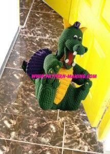 Crochet-dragon doorstop..free pattern I use single strand yarn & H hook for a great stuffed animal!! Crochet Dragons, Doorstop Pattern, Crochet Dragon Pattern, Crocheted Toys, Crochet Dinosaur, Crochet Dragon, Crochet For Boys, Crochet Cross, Dragon Pattern