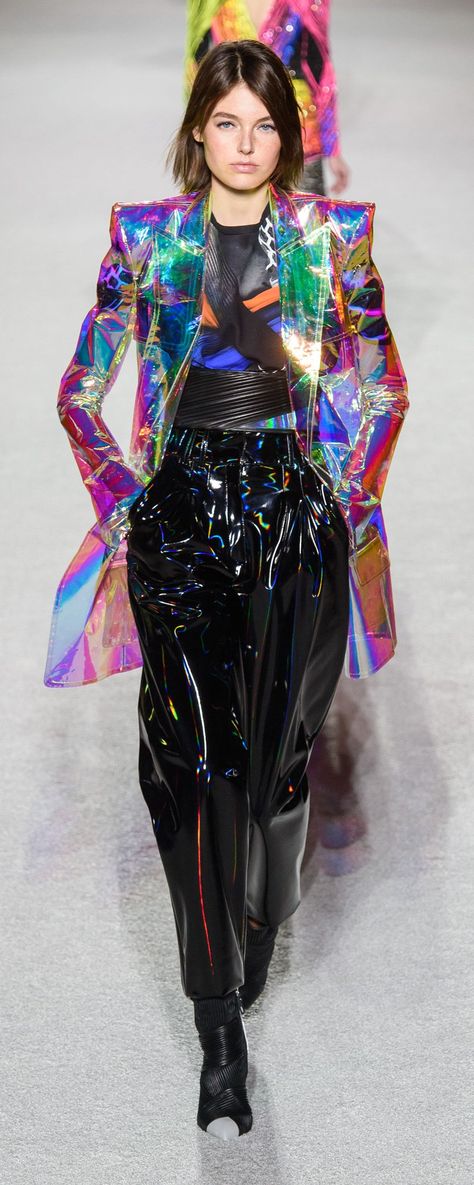 Cyberpunk Fashion Futuristic, Holographic Fashion, Rocket Fuel, 2018 Runway, Kim K Style, Mode Chanel, Runway Details, Kardashian Kollection, Futuristic Fashion