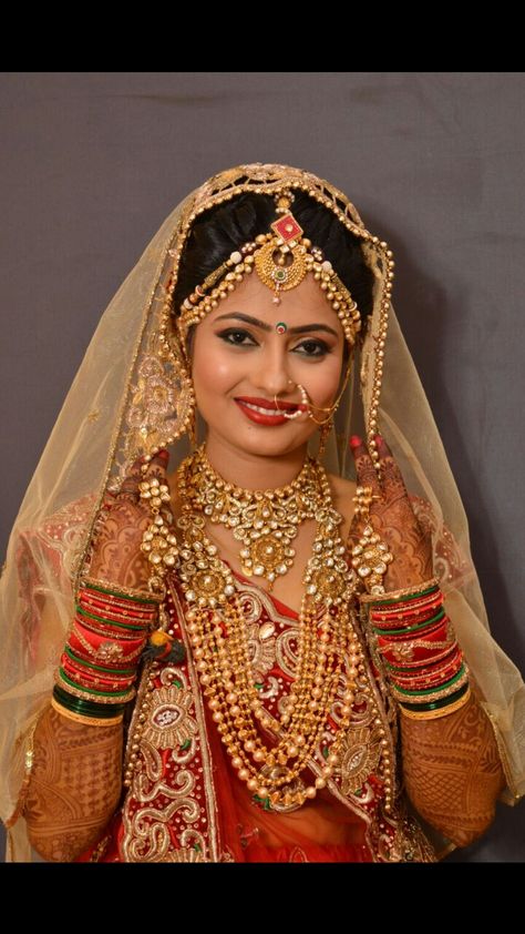 Clojap Photo New, Wedding Dulhan Pose, Dulhan Pose, विवाह की दुल्हन, शादी की तस्वीरें, Indian Bride Poses, Indian Bride Photography Poses, Indian Wedding Poses, Bride Photos Poses