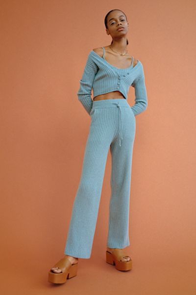 These are the things that are in my cart for fall 2020 from Zara. Spring Loungewear, Knit Loungewear Set, Knitted Loungewear, Rib Knit Cardigan, Fashion Trends Winter, Loose Fit Jeans, Ribbed Knit Sweater, Loungewear Set, Knit Pants