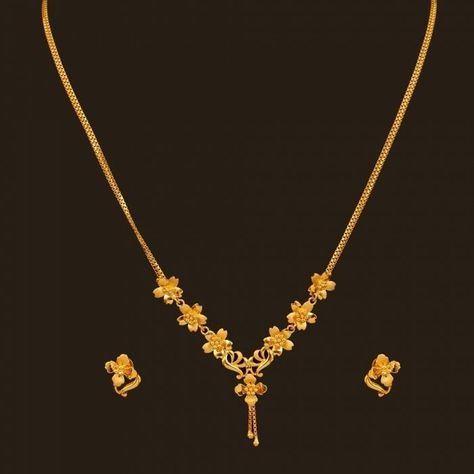 Vummidi Bangaru Jewellers, Indian Gold Necklace Designs, Neck Pieces Jewelry, Gold Jewelry Outfits, Fancy Jewelry Necklace, Baby Necklace, Modern Gold Jewelry, Gold Jewelry Simple Necklace, Gold Mangalsutra Designs