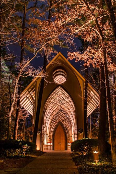 Mildred B. Cooper Memorial Chapel, Bella Vista, Arkansas Wedding Reception Venue Ideas, Casas Country, Thorncrown Chapel, Chapel In The Woods, Glass Chapel, Architecture Cool, Arkansas Travel, Country Church, Old Churches