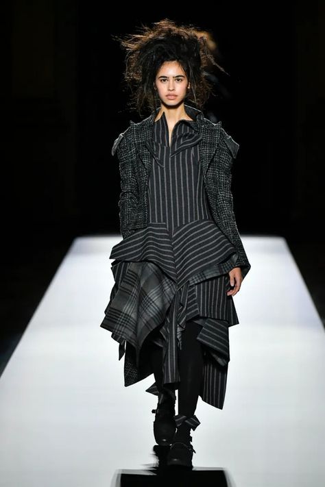 Yohji Yamamoto Fall 2024 Ready-to-Wear Runway, Fashion Show & Collection Review [PHOTOS] Yohji Yamamoto Runway, Modest Fall Outfits, Show Collection, Fall Winter 2024, Lace Dress Long, Long Sleeve Lace Dress, Lingerie Romper, Fashion Show Collection, Yohji Yamamoto