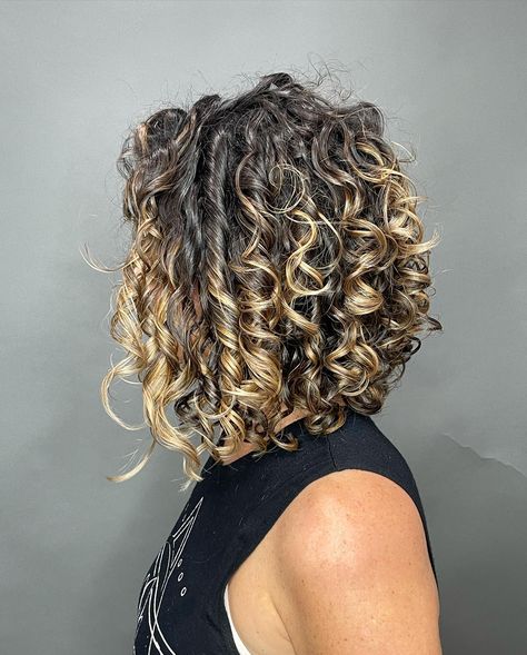 Medium Thick Curly Haircuts, Curly Aline Haircut, Long Bob Curly Haircuts, Lob Haircut For Curly Hair, Curly Hairstyles For Round Faces Over 40, Medium Length Curly Hairstyles Over 40, Curly Hair Women Over 50 Mid Length, Naturally Curly Lob, Curly Hair For Round Faces