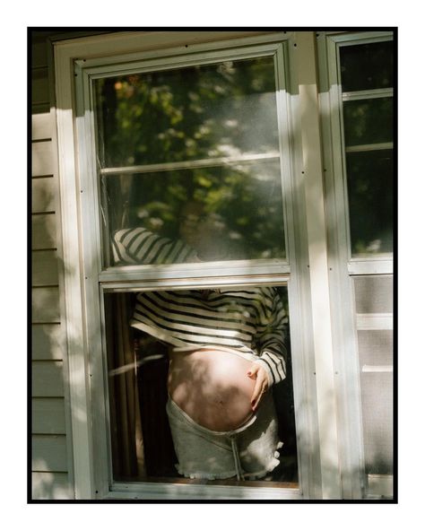 Jess through the window 🤍 | Instagram Bathroom Maternity Photos, Home Maternity Shoot, In Home Maternity Pictures, Baby Bump, Artsy Pregnancy Photos, New Mom, Film Pregnancy Photos, Documentary Maternity Shoot, Maternity Photos On Film