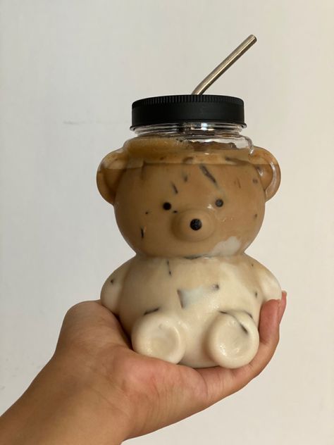 Bear Glass Cup, Fashion Clothes For Men, Cute Cartoon Bear, Coffee Obsession, Fancy Coffee, Cute Coffee, Aesthetic Coffee, Cartoon Bear, Clothes For Men