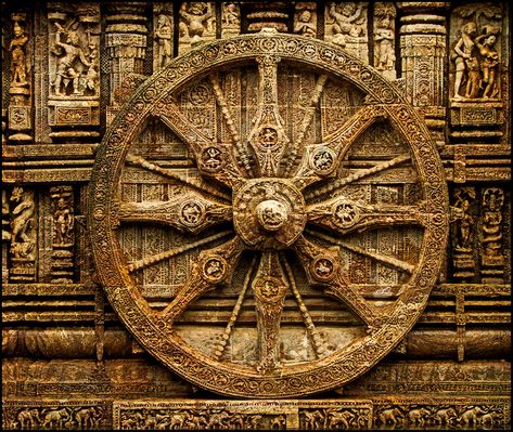 Chariot Wheel, Konark Sun Temple, Sun Temple, Architecture Antique, Indian Temple Architecture, India Architecture, Amitabha Buddha, Ancient Indian Architecture, Indian Sculpture