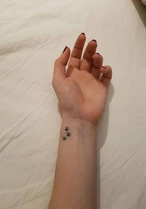 Small Tattoo Ideas Deep Meaning, Cat Paw Tattoo Ideas, Tiny Dog Tattoo, Mini Tattoos For Girls, Cat Paw Tattoo, Paws Tattoo, Paw Tattoos, Dogs Tattoo, Dog Tattoo Ideas