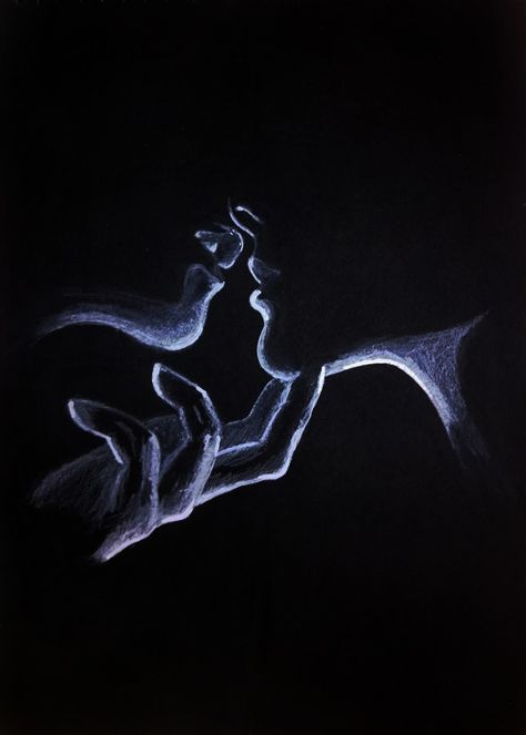 Kissing Figures Drawing, Silouhette Of People Kissing, Art Inspiration Couple, The Kiss Artwork, Women Kissing Silhouette Art, Kissing Silhouette Drawing, Abstract Kissing Painting, Silhouette Art Couple Romantic, Kiss Abstract Art