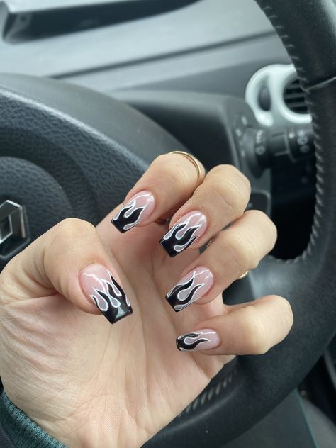 Matte Black Flame Nails, Short Flame Nails Designs, Nails Acrylic Fire Flames, Short Square Flame Nails, Gothic Nails Short Square, Simple Edgy Nails Square, Flame Nails Acrylic Black, Nails Black Flames, Black Flame Nail Art