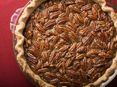 Ritz Cracker Mock Pecan Pie Recipe Buttermilk Pecan Pie, Southern Christmas Recipes, Pecan Pie Cheesecake Recipe, Pecan Pie Cobbler, Pecan Pie Crust, How To Make Buttermilk, Southern Christmas, Maple Pecan, Pecan Pie Recipe